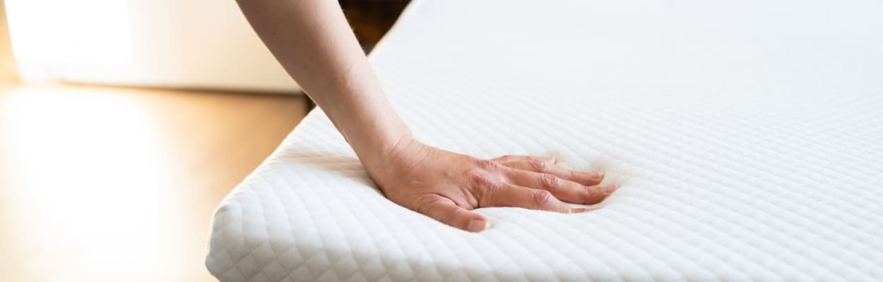 How to Make Mattress Firmer - Tips and Tricks - Rest Relax